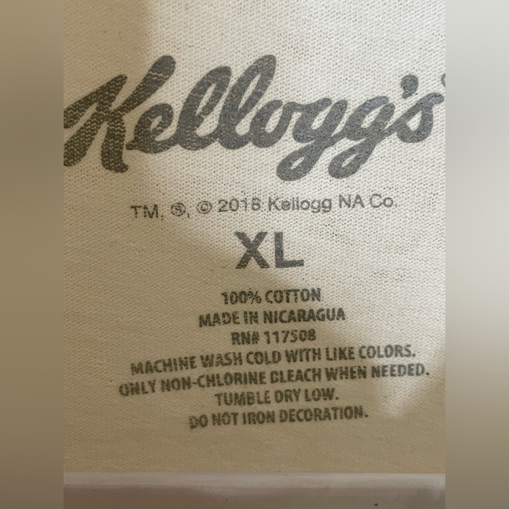 NWOT Kellogg's Women's Size XL Long Sleeve Eggo Waffle Logo Crop Top Raw Hem - Picture 7 of 16